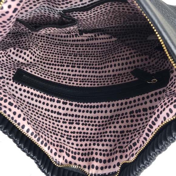 Vince Camuto Karli Ribbed Clutch Black - Picture 7 of 8